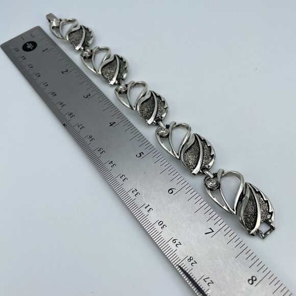 Vintage Sarah Coventry Wind Song Set Necklace Bracelet Earrings Leaves Silver - Picture 9 of 9